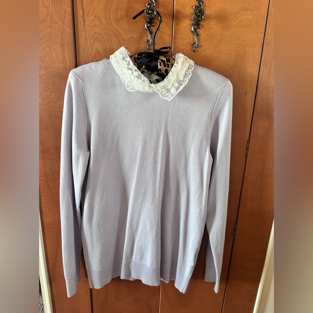 Cable & Gauge Lilac Knit Top with white lace collar